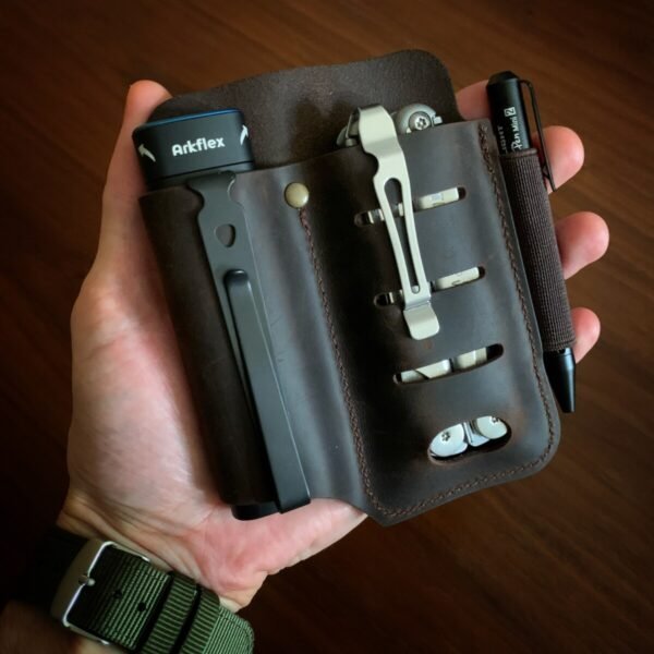 funda de piel con clip metálico para multiherramienta y linterna viperade pj15