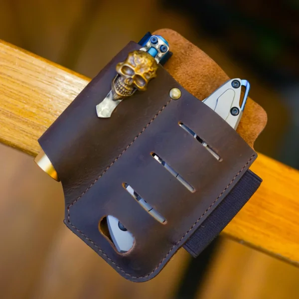 funda de piel con clip metálico para multiherramienta y linterna viperade pj15